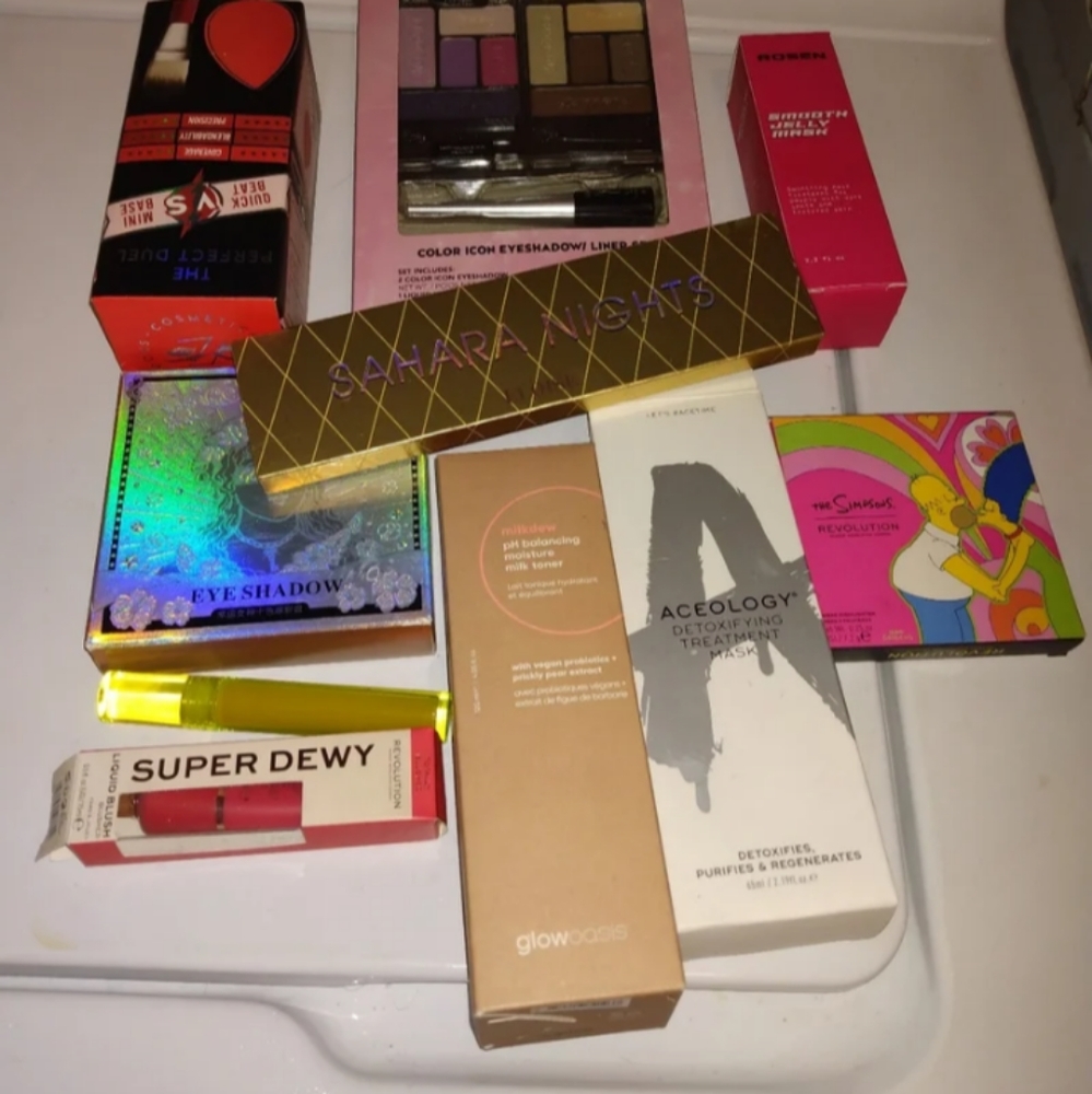 Makeup bundle w skin care